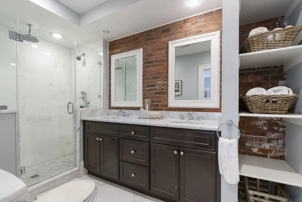 3 bed, 3 bath apartment for rent at 532 East Broadway Unit 1, South Boston — photo 17 of 22