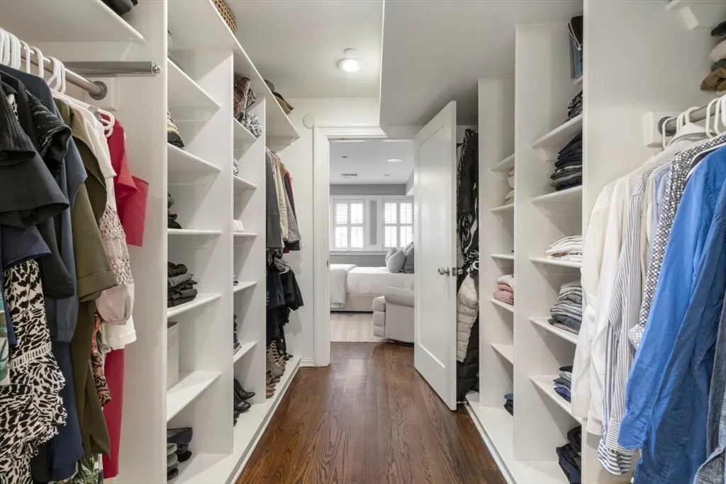3 bed, 3 bath apartment for rent at 532 East Broadway Unit 1, South Boston — photo 10 of 22