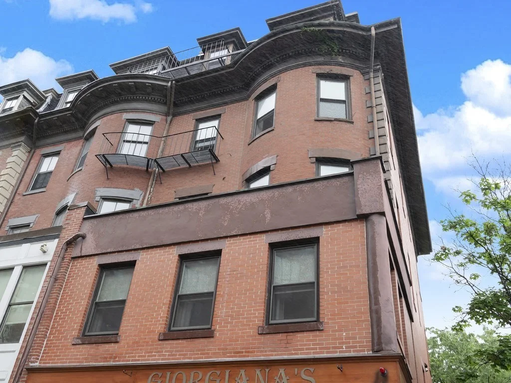 2 bed, 1 bath apartment for rent at 532 Tremont St Unit 1, South End — photo 14 of 15