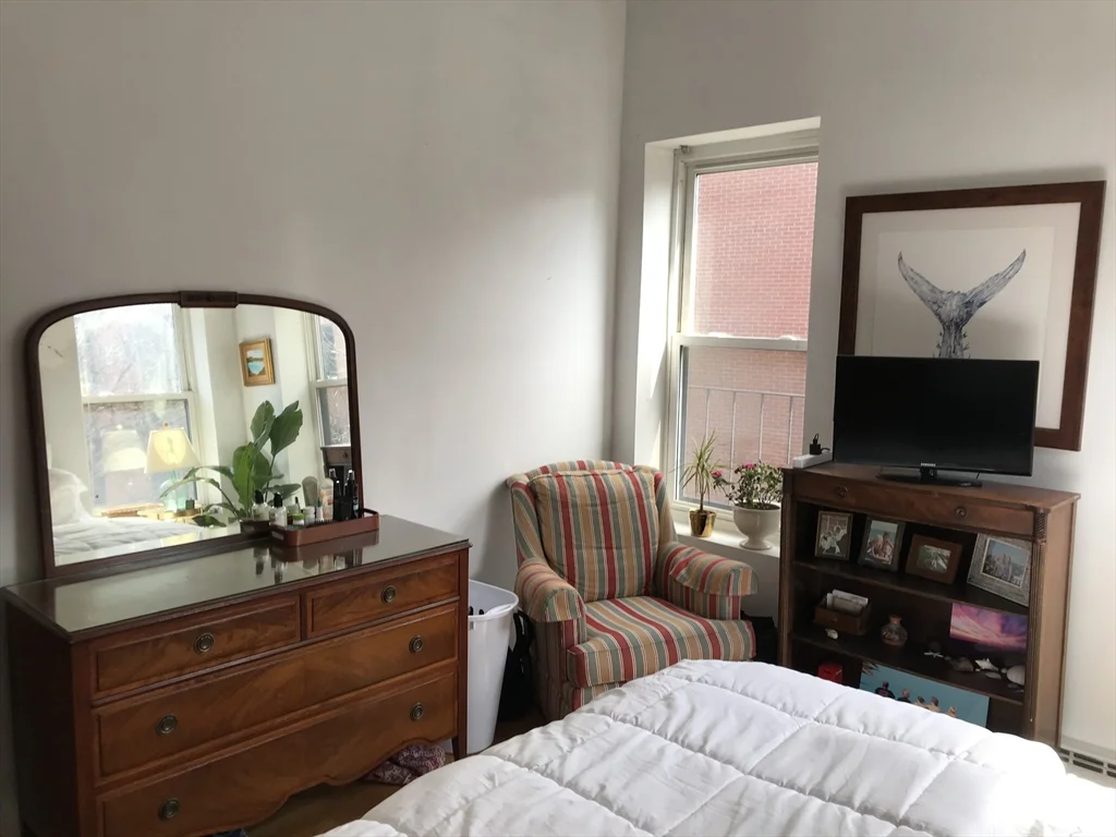 2 bed, 1 bath apartment for rent at 532 Tremont St Unit 2, South End — photo 15 of 17