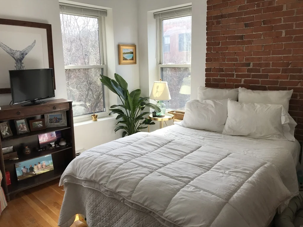 2 bed, 1 bath apartment for rent at 532 Tremont St Unit 2, South End — photo 16 of 17