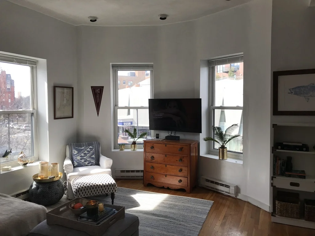 2 bed, 1 bath apartment for rent at 532 Tremont St Unit 2, South End — photo 3 of 17