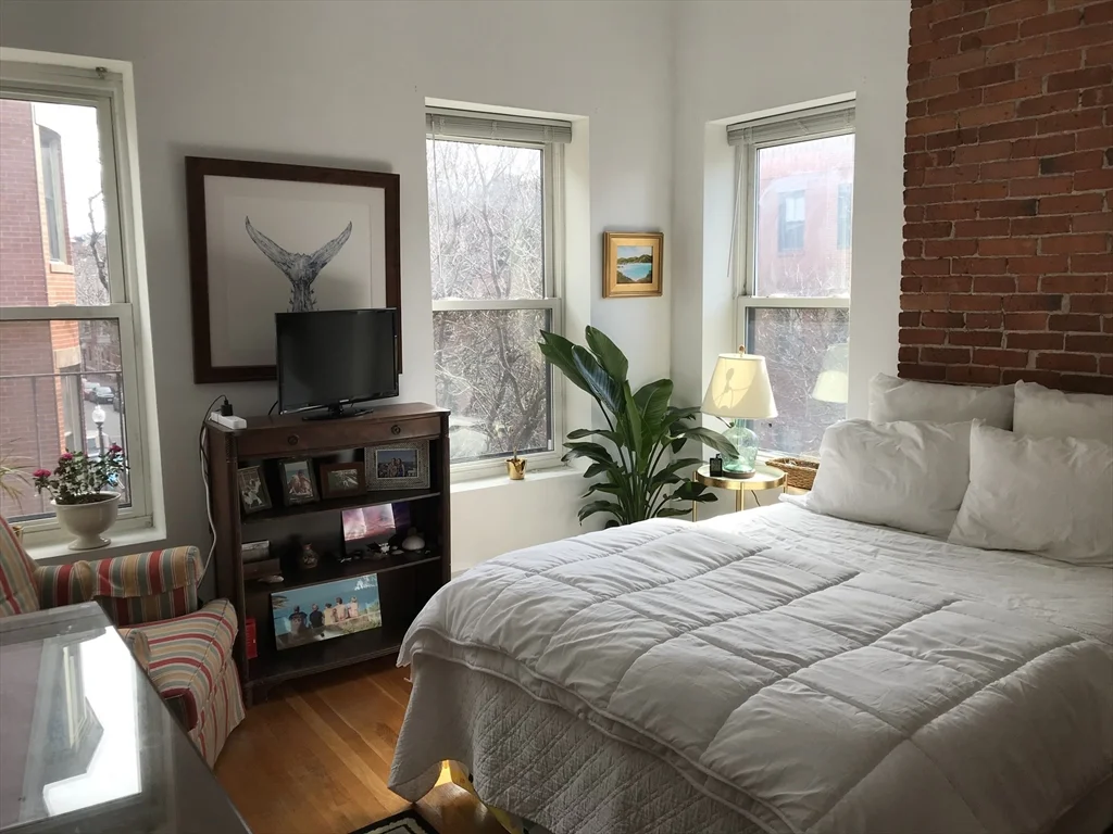 2 bed, 1 bath apartment for rent at 532 Tremont St Unit 2, South End — photo 13 of 17