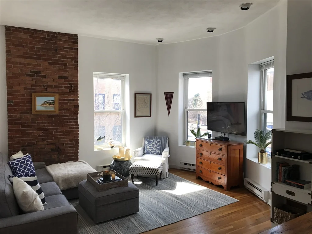 2 bed, 1 bath apartment for rent at 532 Tremont St Unit 2, South End — photo 4 of 17