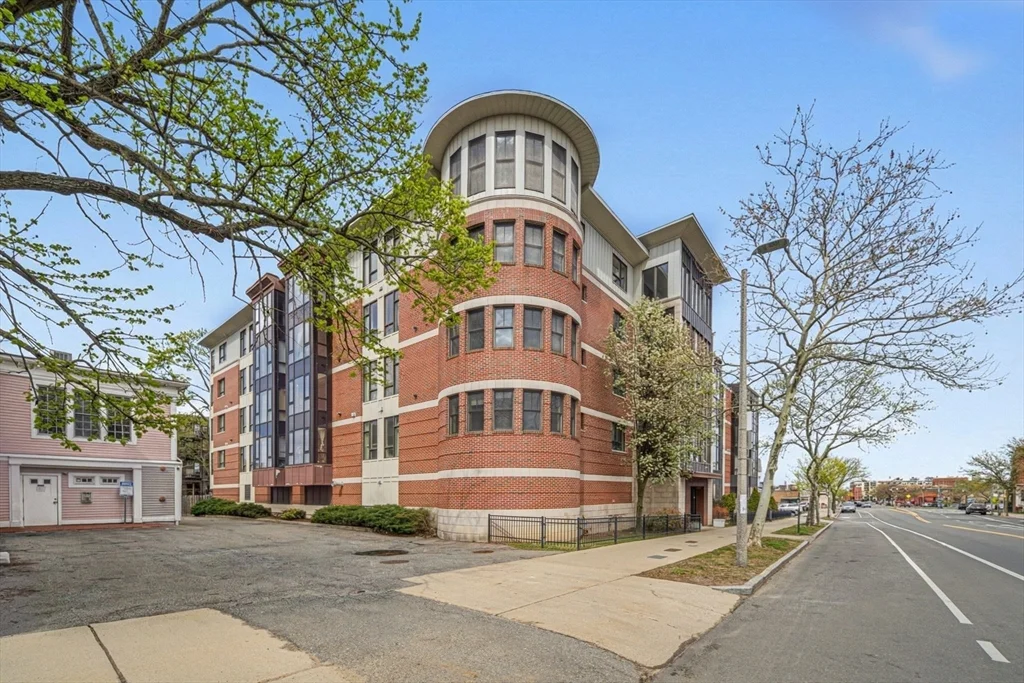 2 bed, 2 bath apartment for rent at 533 Cambridge St Unit 105, Allston