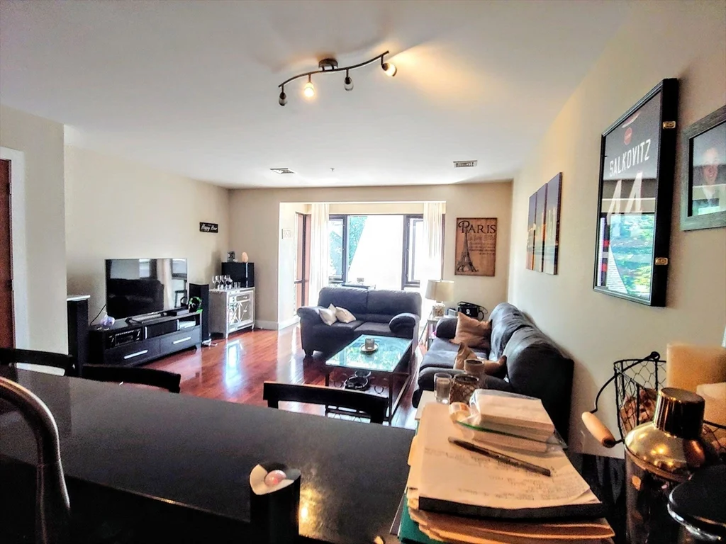 1 bed, 1 bath apartment for rent at 533 Cambridge St Unit 302, Oak Square — photo 7 of 24