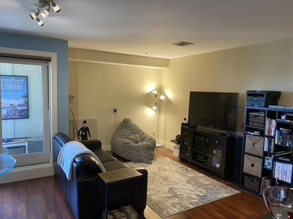 1 bed, 1 bath apartment for rent at 533 Cambridge Unit 303, Brighton — photo 2 of 8