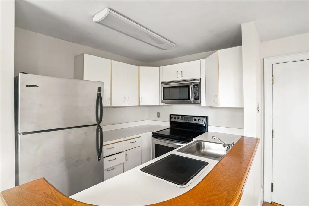 1 bed, 1 bath apartment for rent at 533 Columbus Ave Unit 12, South End — photo 5 of 26