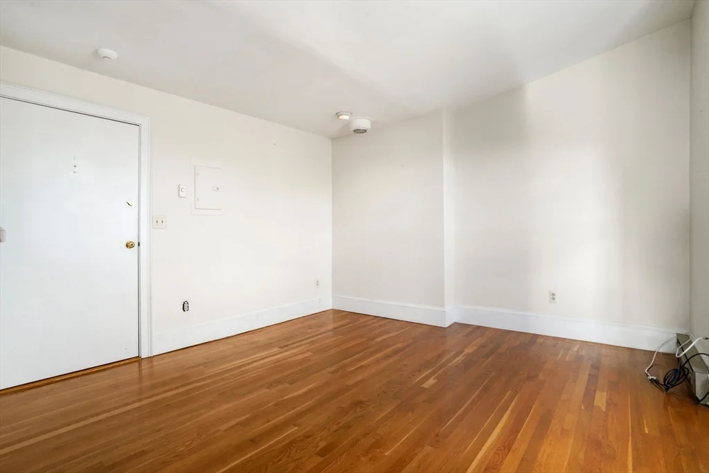 1 bed, 1 bath apartment for rent at 533 Columbus Ave Unit 12, South End — photo 15 of 26