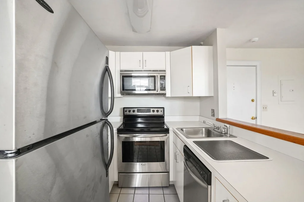 1 bed, 1 bath apartment for rent at 533 Columbus Ave Unit 12, South End — photo 7 of 26