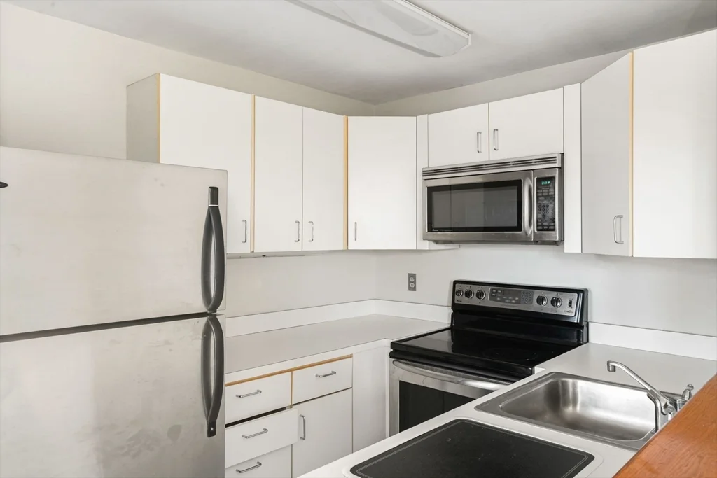 1 bed, 1 bath apartment for rent at 533 Columbus Ave Unit 12, South End — photo 6 of 26