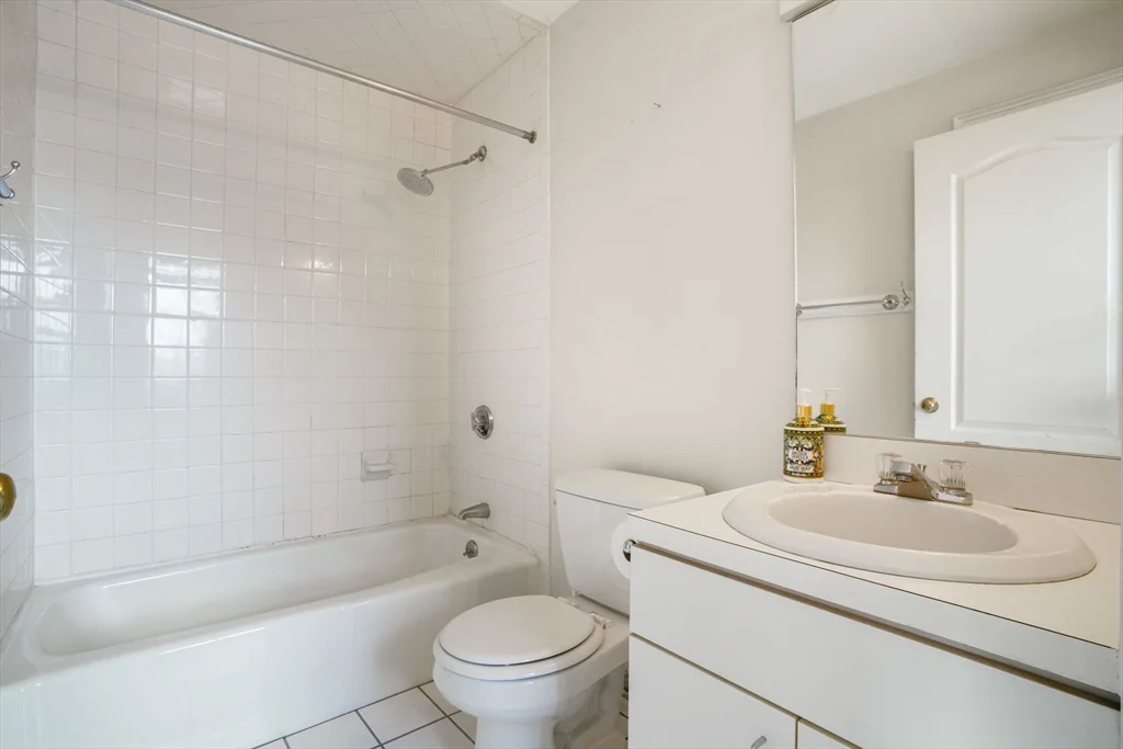 1 bed, 1 bath apartment for rent at 533 Columbus Ave Unit 12, South End — photo 9 of 26