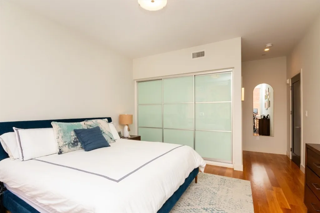 2 bed, 2 bath apartment for rent at 533 East 2nd St Unit 101, South Boston — photo 16 of 26