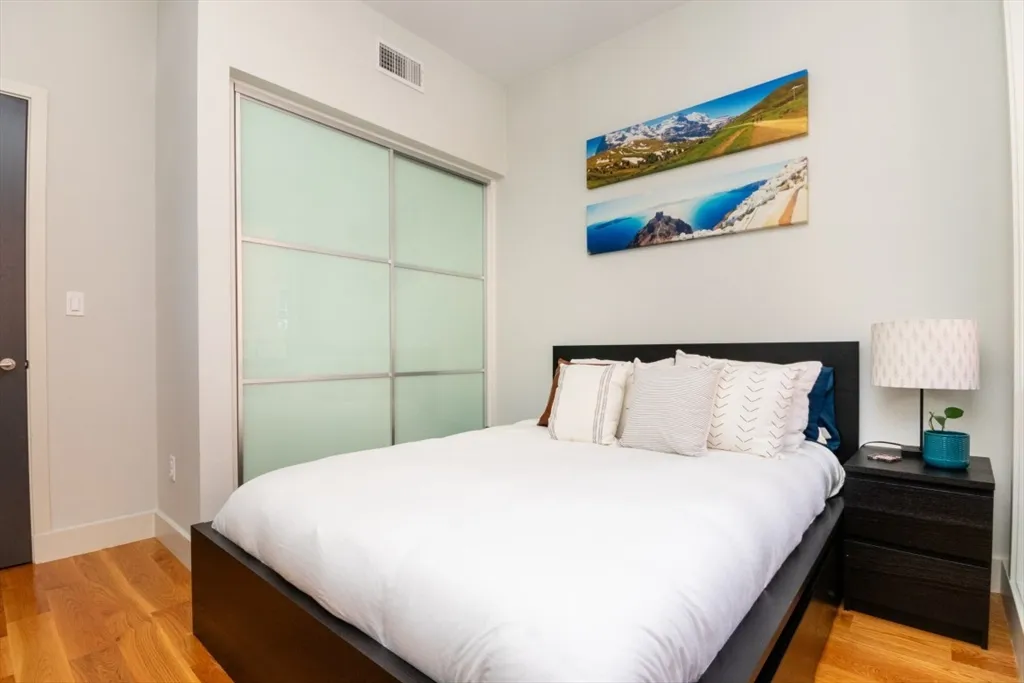 2 bed, 2 bath apartment for rent at 533 East 2nd St Unit 101, South Boston — photo 20 of 26