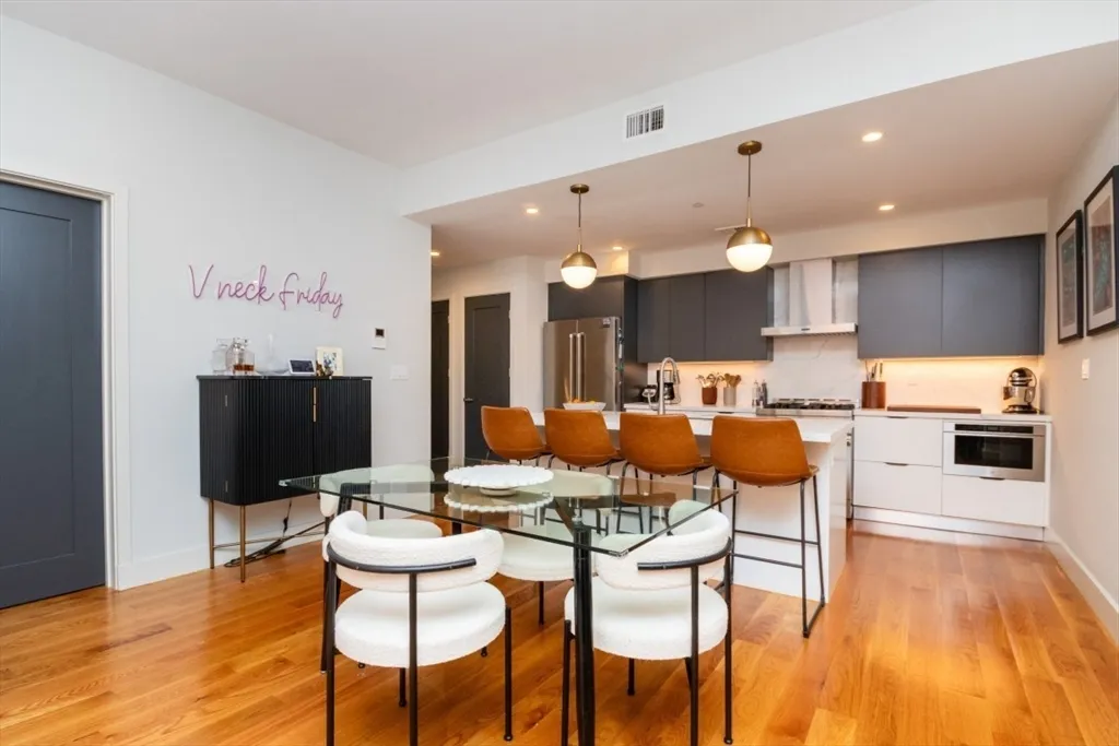 2 bed, 2 bath apartment for rent at 533 East 2nd St Unit 101, South Boston — photo 9 of 26
