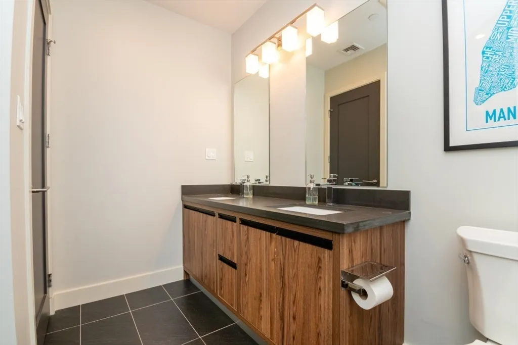 2 bed, 2 bath apartment for rent at 533 East 2nd St Unit 101, South Boston — photo 17 of 26