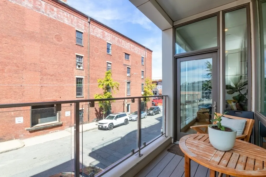 2 bed, 2 bath apartment for rent at 533 East 2nd St Unit 101, South Boston — photo 14 of 26