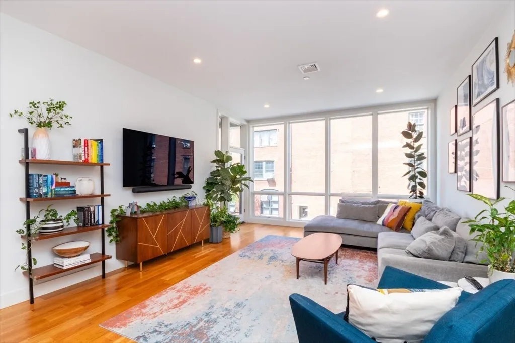 2 bed, 2 bath apartment for rent at 533 East 2nd St Unit 101, South Boston — photo 10 of 26