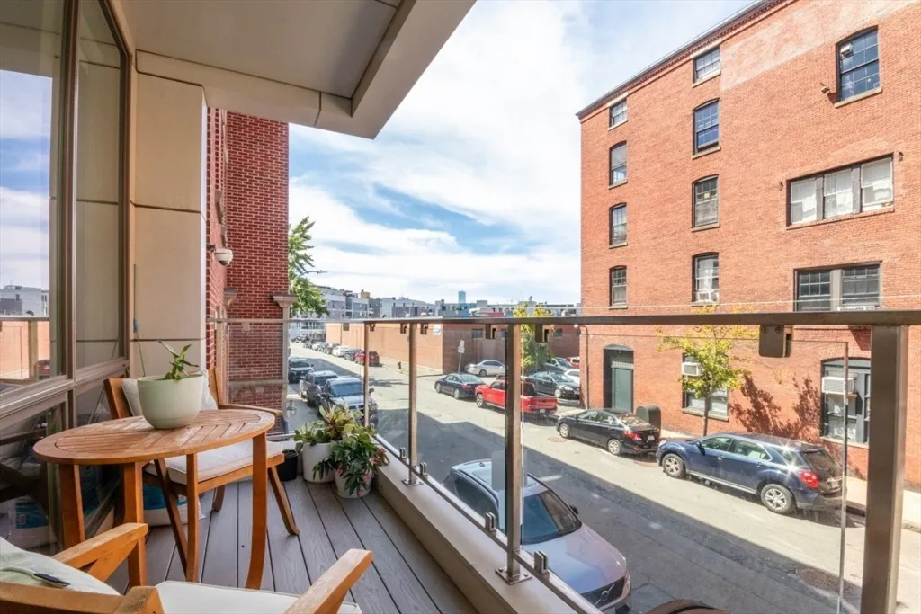 2 bed, 2 bath apartment for rent at 533 East 2nd St Unit 101, South Boston — photo 13 of 26