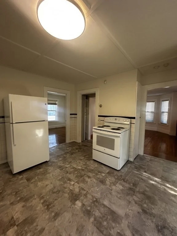2 bed, 1 bath apartment for rent at 533 Eastern Ave Unit 1, Lynn — photo 2 of 13