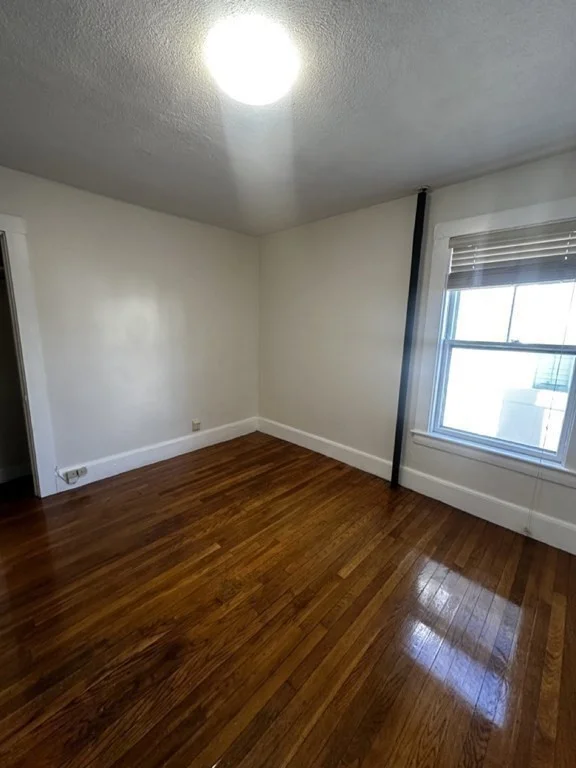 2 bed, 1 bath apartment for rent at 533 Eastern Ave Unit 1, Lynn — photo 6 of 13
