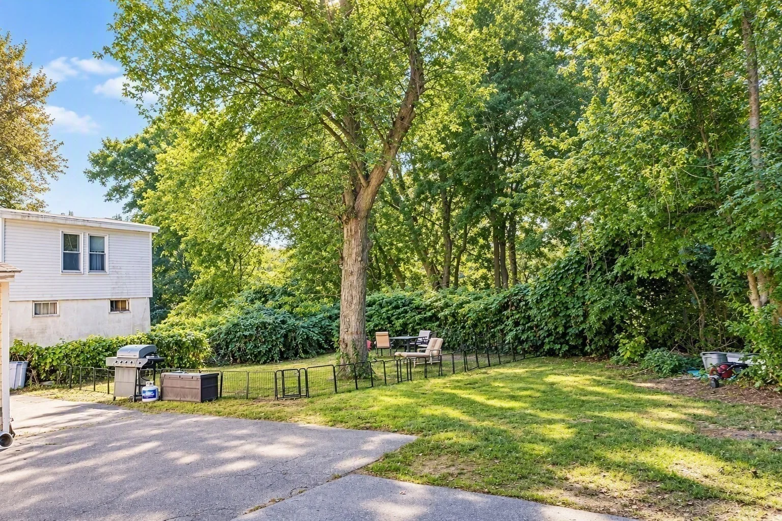 4 bed, 1 bath apartment for rent at 533 Main St Unit 533, Stoneham — photo 10 of 11