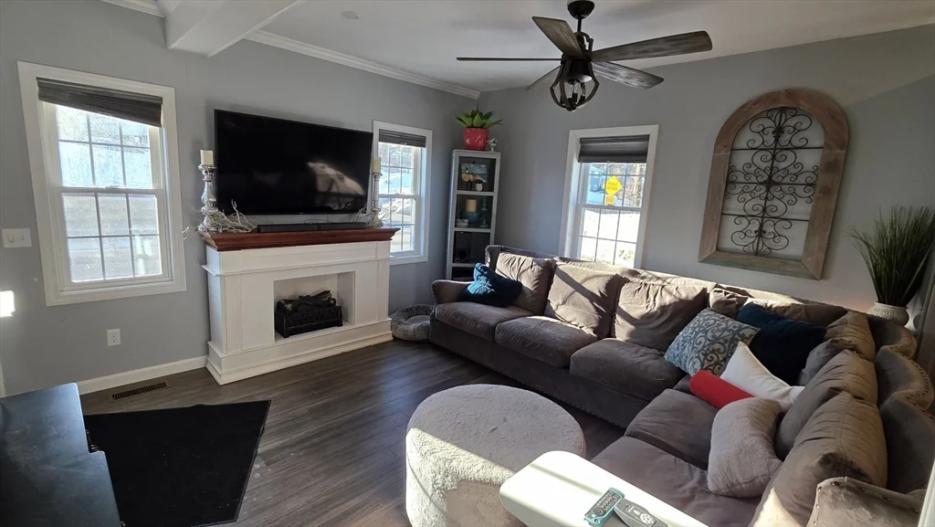 2 bed, 1 bath apartment for rent at 533 Prospect St Unit 0, West Boylston — photo 4 of 40