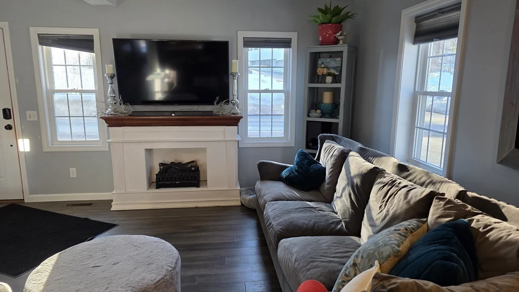 2 bed, 1 bath apartment for rent at 533 Prospect St Unit 0, West Boylston — photo 5 of 40