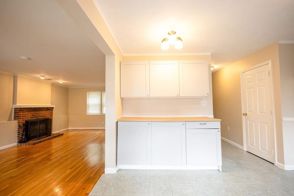 3 bed, 1 bath apartment for rent at 5337-B Washington St Unit B, West Roxbury — photo 25 of 40