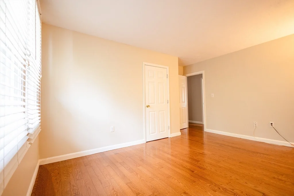 3 bed, 1 bath apartment for rent at 5337-B Washington St Unit B, West Roxbury — photo 24 of 40