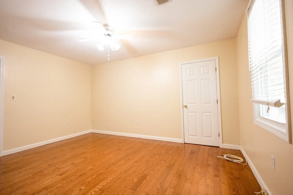 3 bed, 1 bath apartment for rent at 5337-B Washington St Unit B, West Roxbury — photo 11 of 40