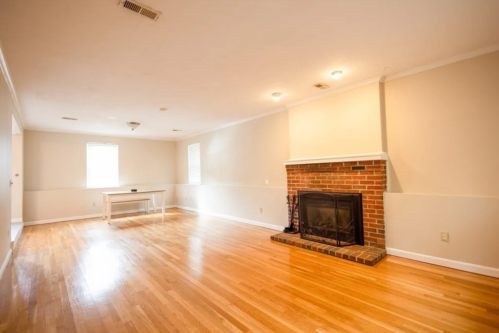 3 bed, 1 bath apartment for rent at 5337-B Washington St Unit B, West Roxbury — photo 26 of 40