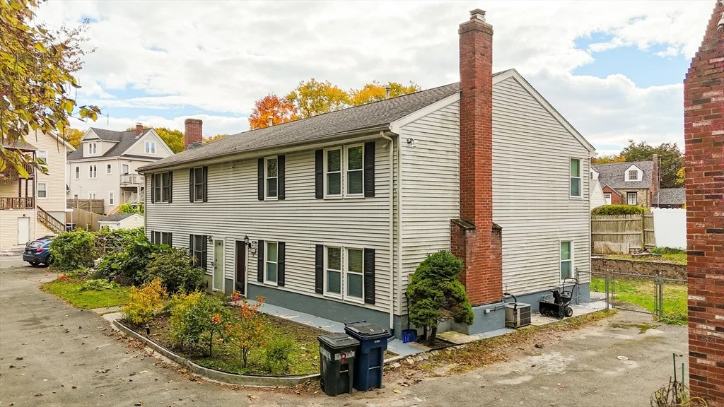 3 bed, 1 bath apartment for rent at 5337-B Washington St Unit B, West Roxbury