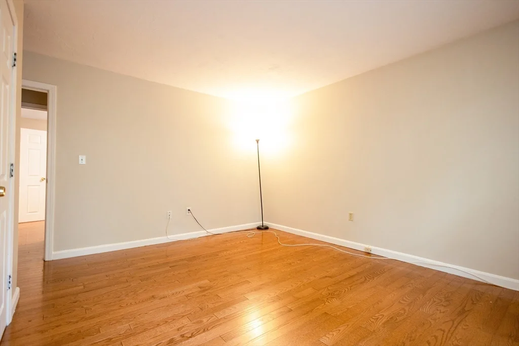 3 bed, 1 bath apartment for rent at 5337-B Washington St Unit B, West Roxbury — photo 23 of 40