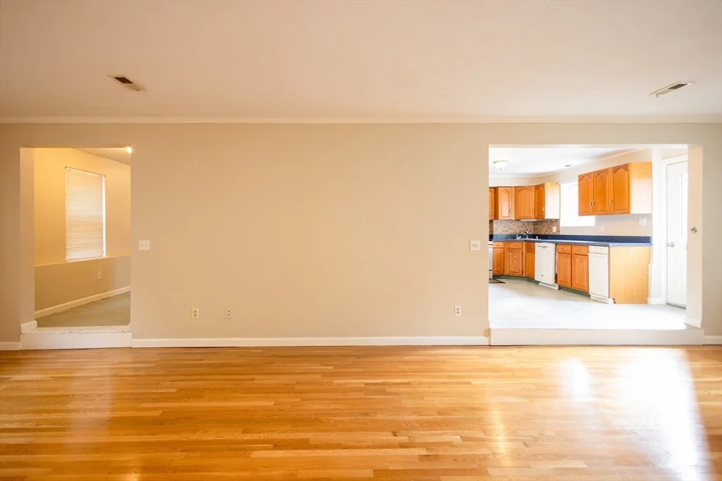 3 bed, 1 bath apartment for rent at 5337-B Washington St Unit B, West Roxbury — photo 19 of 40