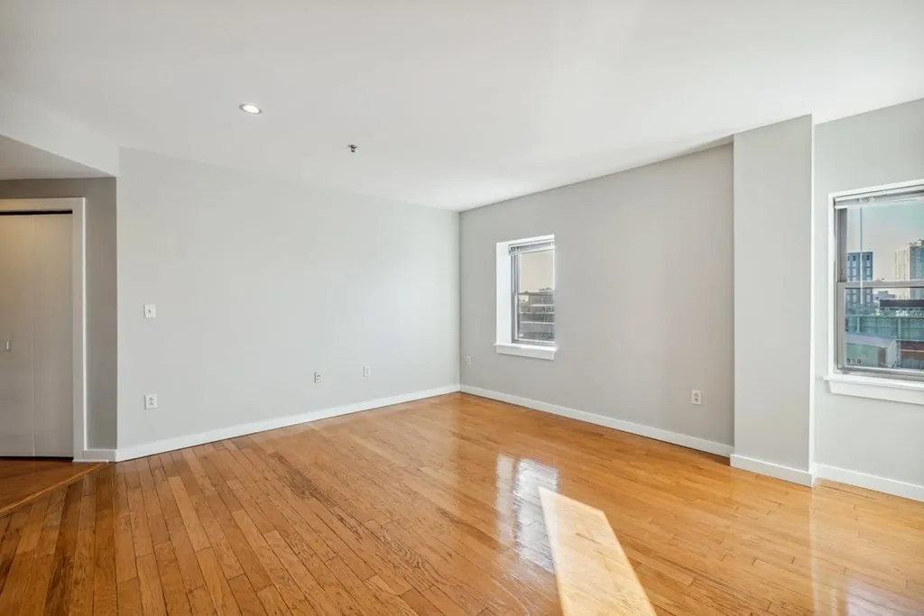 2 bed, 2 bath apartment for rent at 534-538 Commonwealth Ave Unit 7D, Fenway — photo 2 of 11