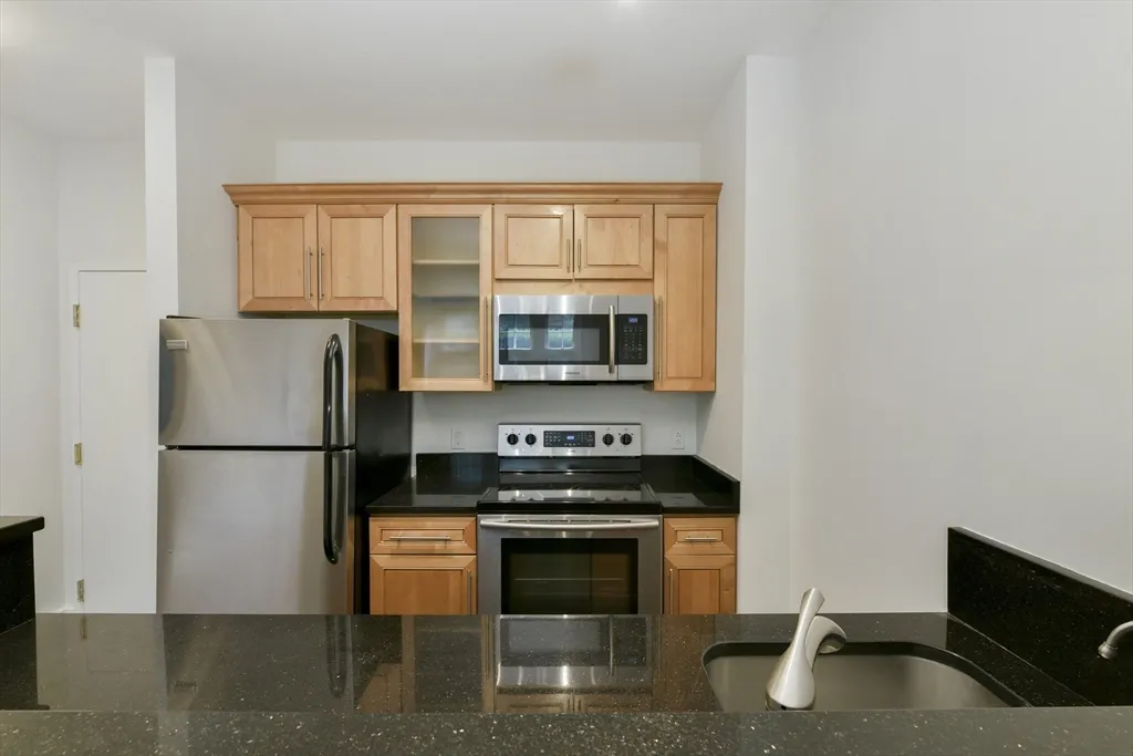 1 bed, 1 bath apartment for rent at 534 Beacon St Unit 103, Back Bay — photo 2 of 12