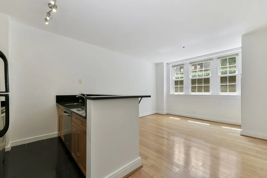 1 bed, 1 bath apartment for rent at 534 Beacon St Unit 103, Back Bay — photo 5 of 12