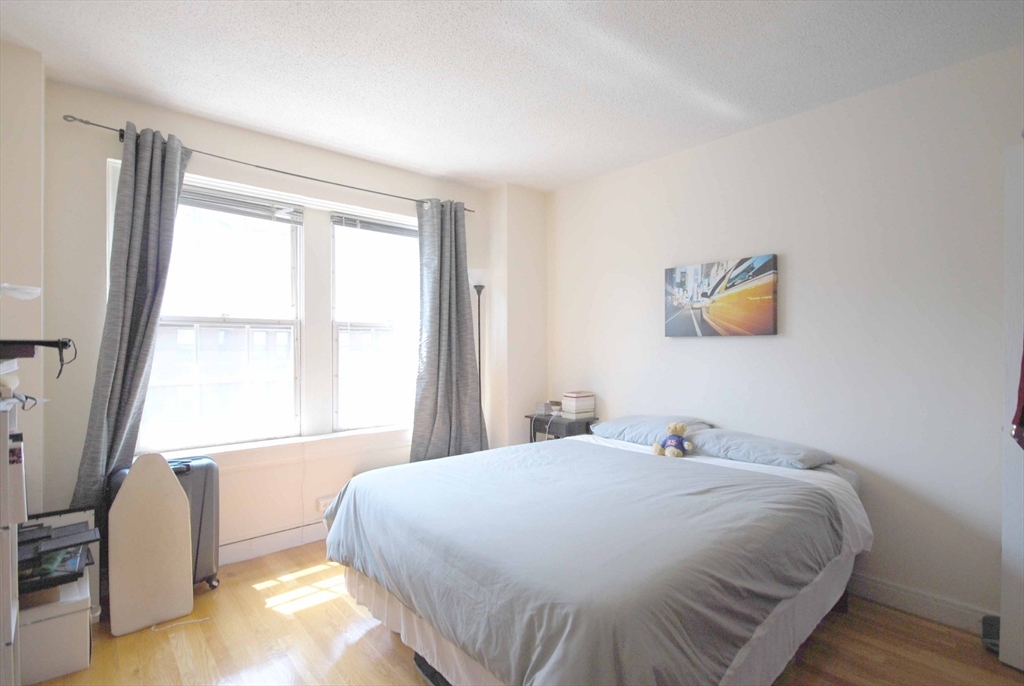 1 bed, 1 bath apartment for rent at 534 Beacon St Unit 403, Back Bay — photo 4 of 5