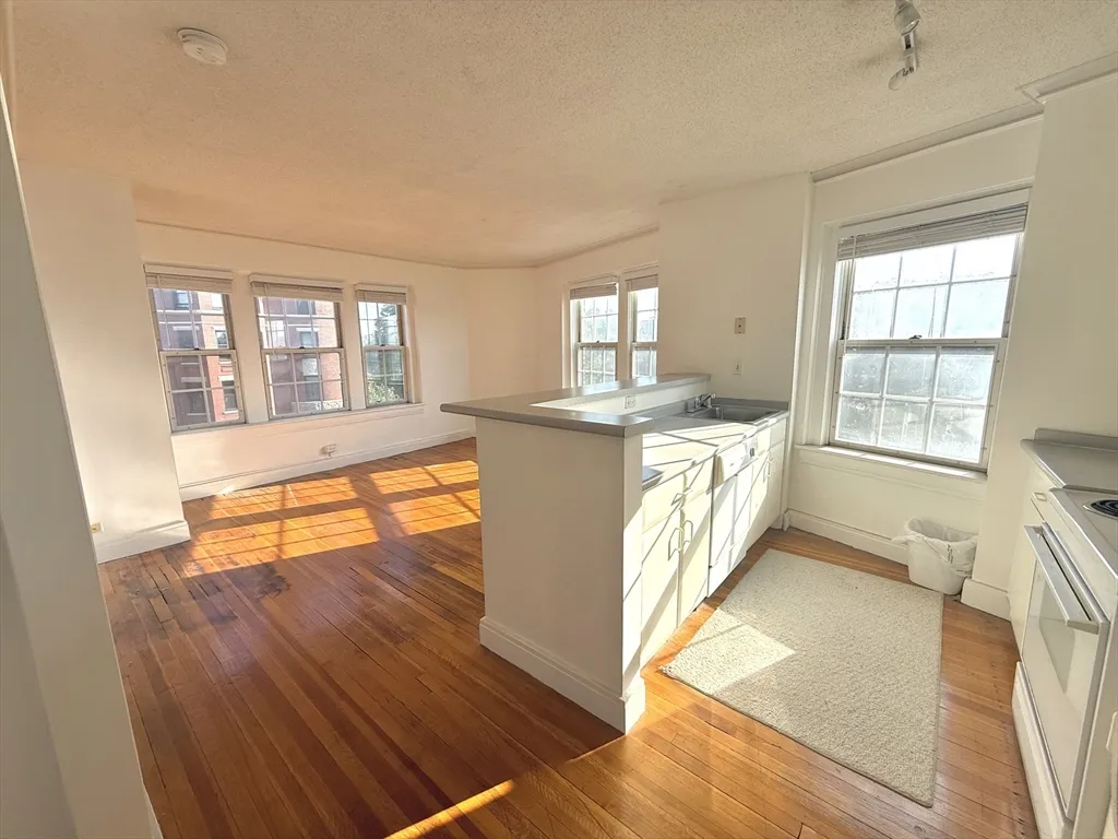 1 bed, 1 bath apartment for rent at 534 Beacon St Unit 504, Back Bay — photo 5 of 8