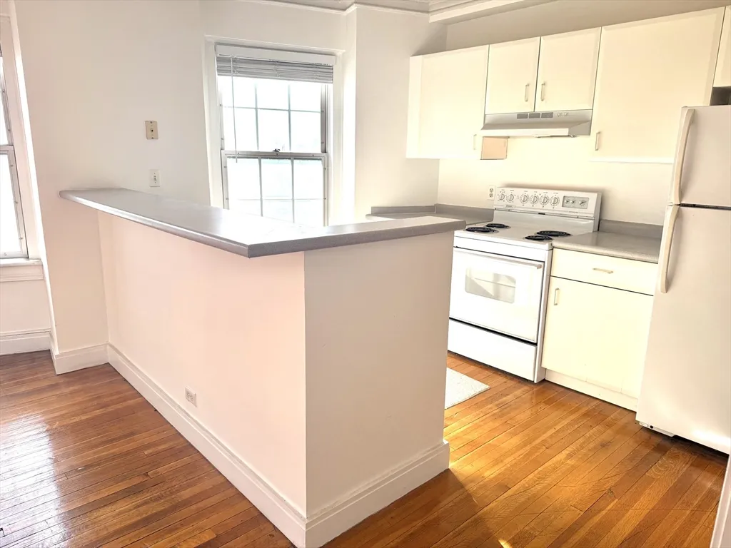 1 bed, 1 bath apartment for rent at 534 Beacon St Unit 504, Back Bay — photo 7 of 8