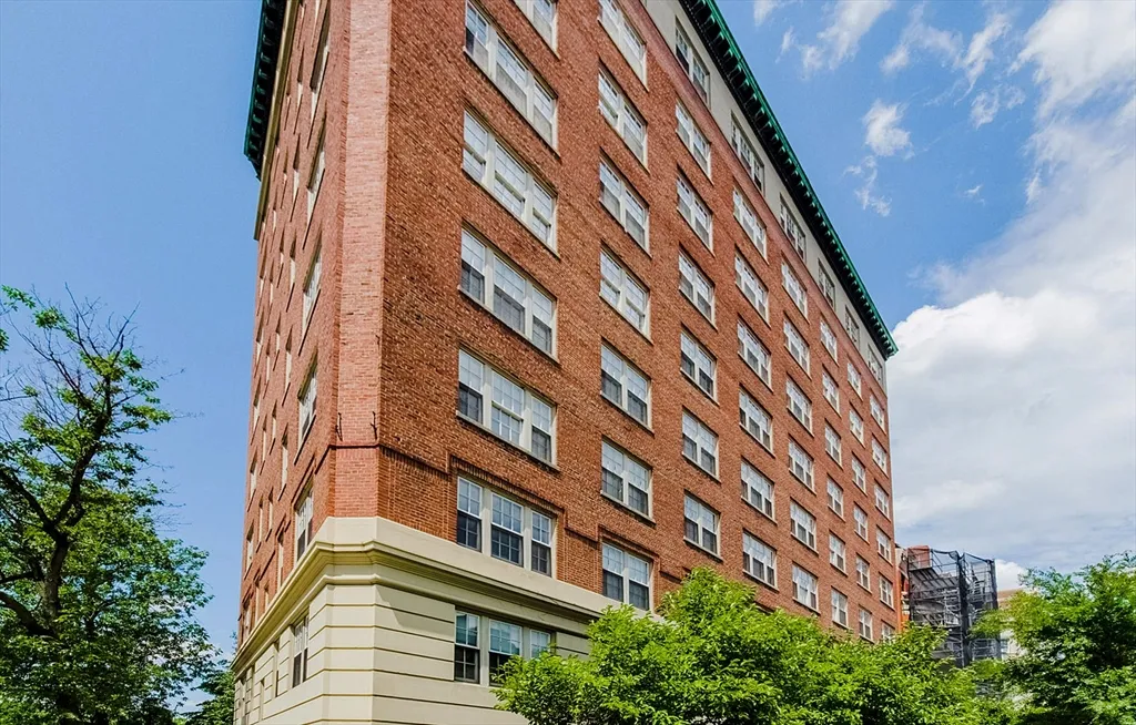 1 bed, 1 bath apartment for rent at 534 Beacon St Unit 504, Back Bay — photo 3 of 8