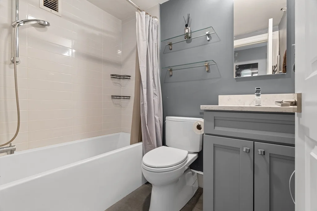 1 bed, 1 bath apartment for rent at 534 Beacon St Unit 901, Fenway — photo 12 of 17