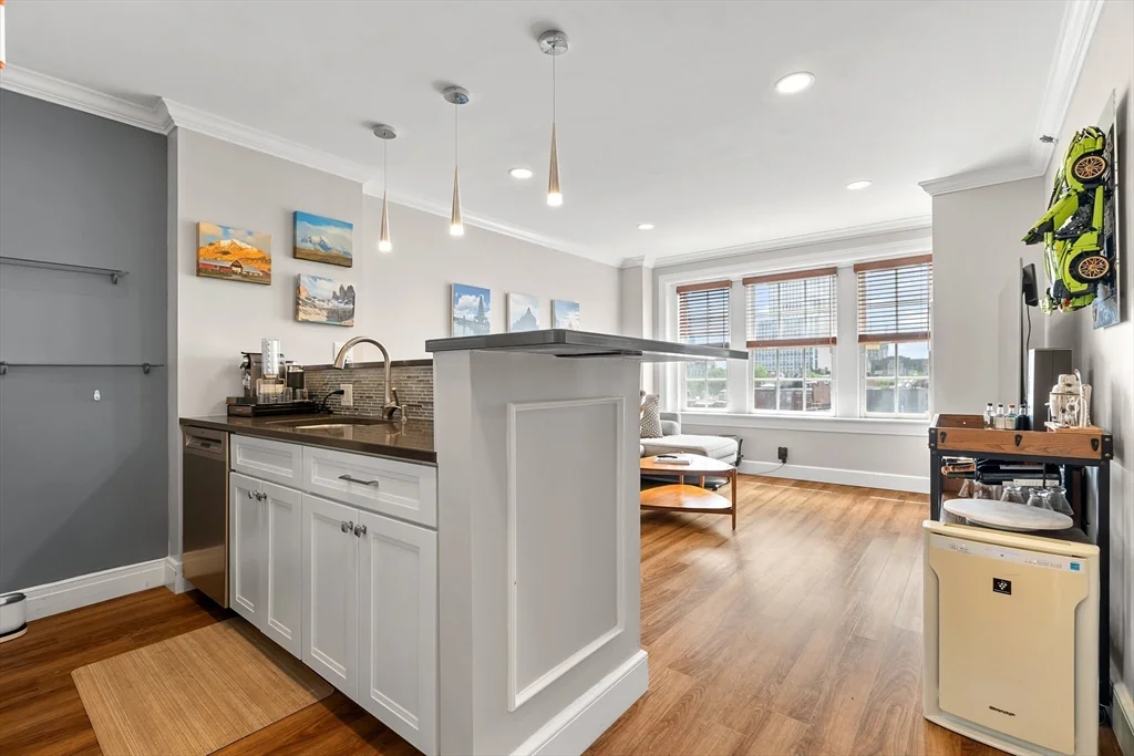 1 bed, 1 bath apartment for rent at 534 Beacon St Unit 901, Fenway — photo 7 of 17
