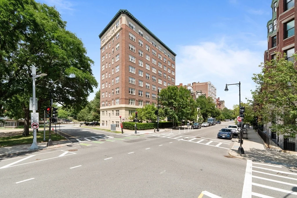 1 bed, 1 bath apartment for rent at 534 Beacon St Unit 901, Fenway — photo 16 of 17