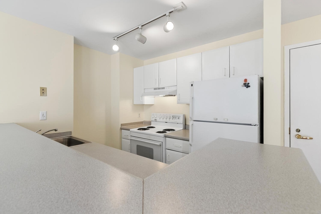 1 bed, 1 bath apartment for rent at 534 Beacon Unit 301, Back Bay