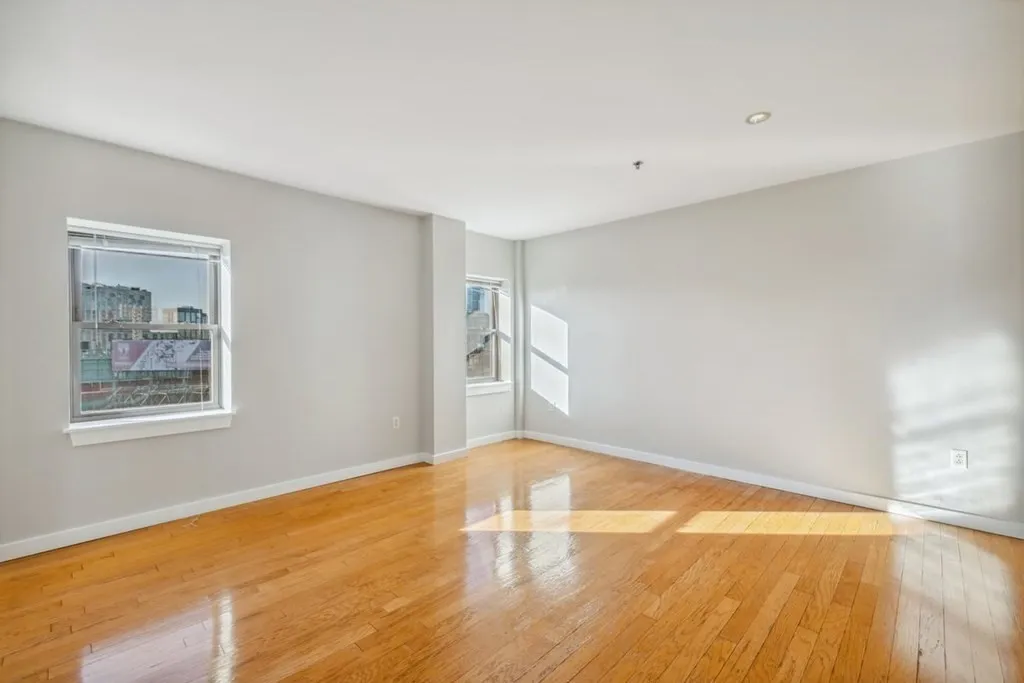 2 bed, 2 bath apartment for rent at 534 Commonwealth Ave Unit 7, Fenway