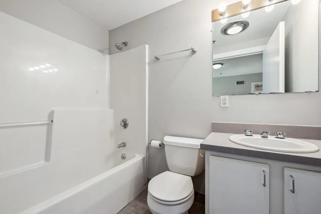 2 bed, 2 bath apartment for rent at 534 Commonwealth Ave Unit 7, Fenway — photo 10 of 11