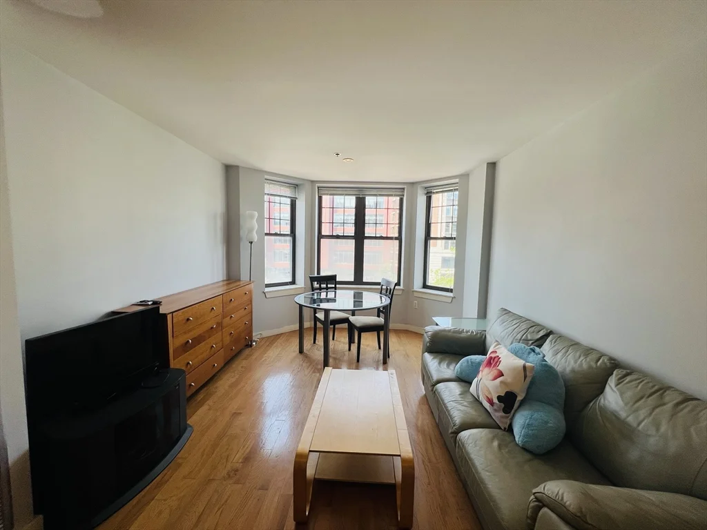 2 bed, 2 bath apartment for rent at 534 Commonwealth Ave Unit A3, Fenway — photo 2 of 10