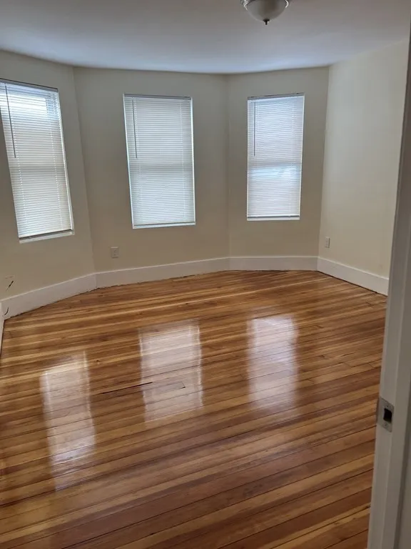 4 bed, 1 bath apartment for rent at 534 Revere St Unit 2, Revere — photo 5 of 7
